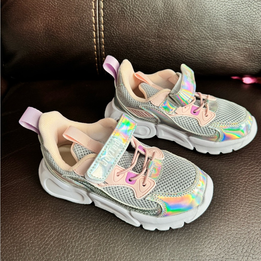 Size 31 (EU size) 12.5 / 13 (US) white pink purple metallic silver strap up shoe